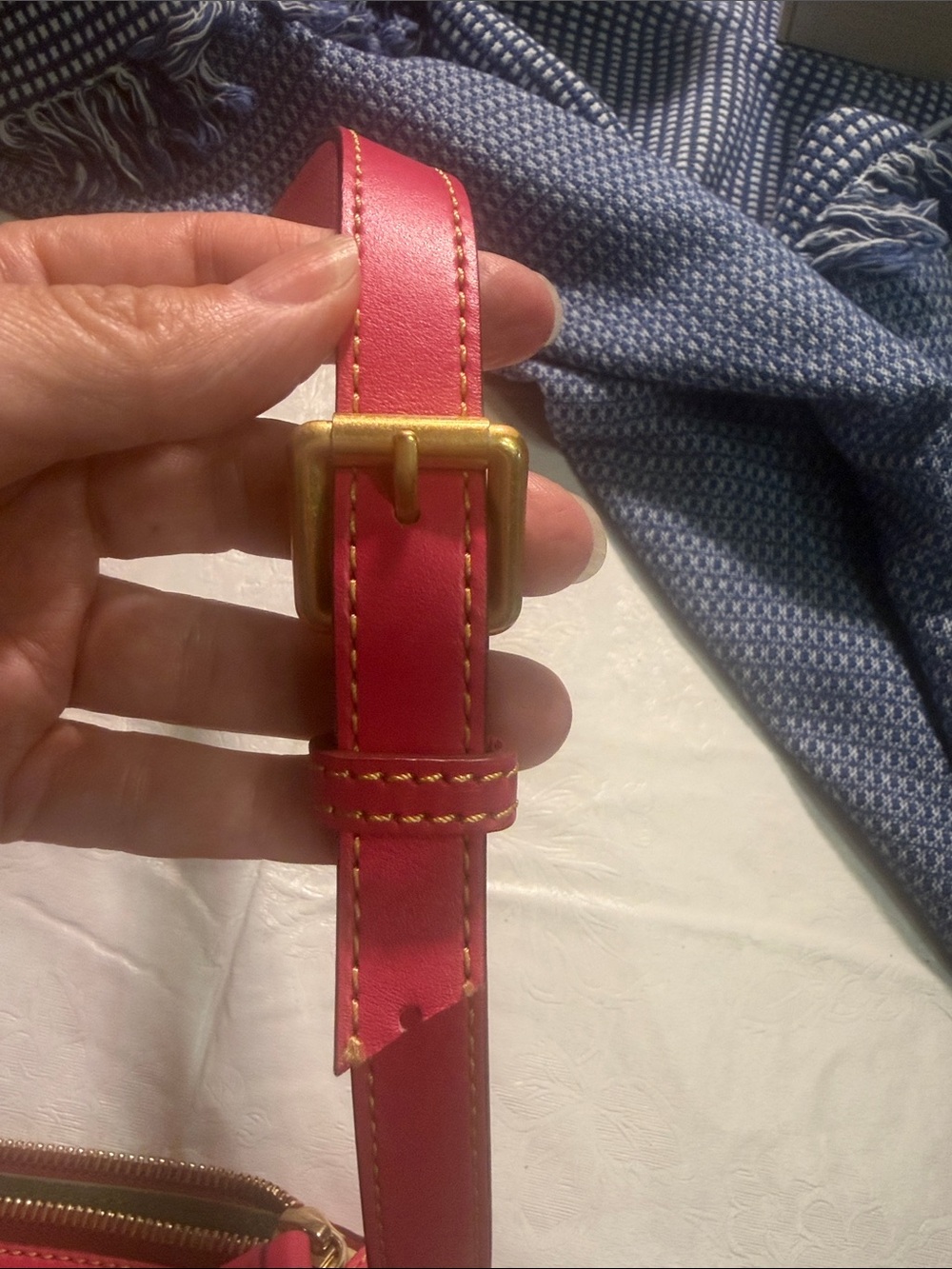 Dooney & Bourke beautiful bright pink shoulder bag - Picture 9 of 16